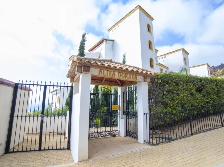 Altea Dorada Отели рядом с достопримечательностью «LABAD Atelier, Alberto Labad (visitas concertadas)»