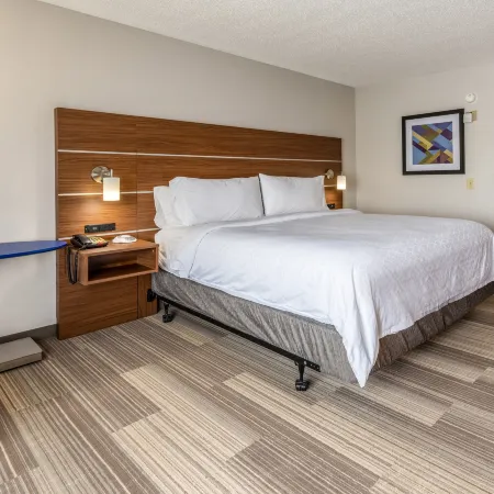 Holiday Inn Express & Suites Statesville by IHG