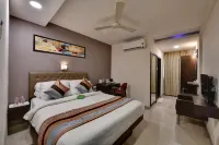 Click Hotel Yuvraj Surat (Formerly Known As Best Western Yuvraj Surat) - breakfast