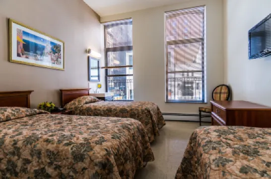 อเมริกานา อินน์ โรงแรมใกล้ไบรอันท์ปาร์ค