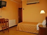 Hostal Victoria I Hotels in Aravaca