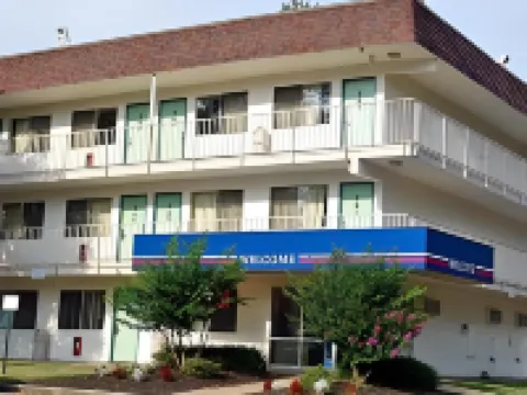 Super 8 by Wyndham Florence Hotels in Florence