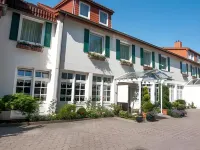 โรงแรมฮาเฟิน ชูทเซินโฮฟ โรงแรมในเฟมาร์น