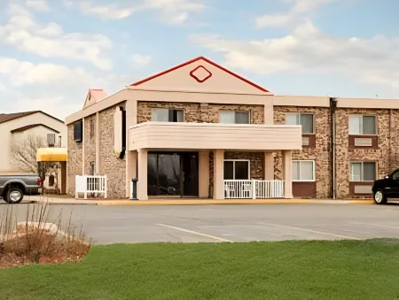 Super 8 by Wyndham Monticello
