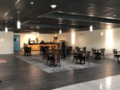 費爾布里奇客棧和套房庫爾羅 庫埃羅酒店