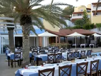 Castri Village Hotel Hotel di Tripitos