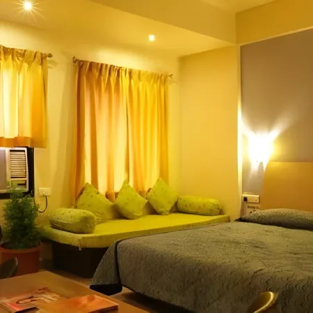 Hotel Orient Crown, Kolhapur