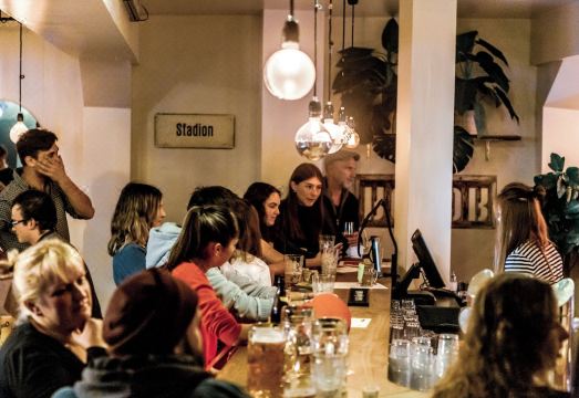 4. 봄바츠 시티 호..