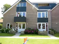De Vlindertuin Hotels in Nes