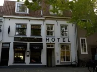 Long John's Pub & Hotel Отели в г. 