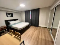 Cozy 1 Bedroom Rental with Den free parking Close to University - Condos