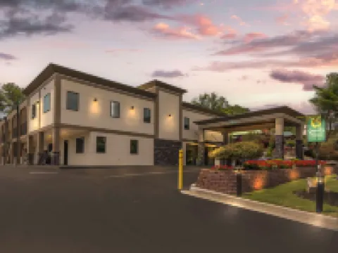 ควอลิตี้ อินน์แอนด์สวีทส์ ย่านมหาวิทยาลัยเอเธนส์ โรงแรมในเอเธนส์