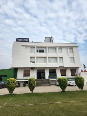 The Raj Hotel and Resort Hotel berhampiran Kalu Nath Ji Ka Mandir