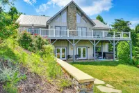 Nebo Home w/ Hot Tub: Wheelchair Accessible - 3-Star
