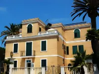 Villino Gregoraci Relais فنادق في سانتا مارینلا