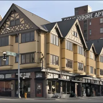 College Inn Hotel