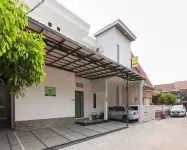 Urbanview Don Juan Pondok Gede by RedDoorz Hotel di Pondokmelati