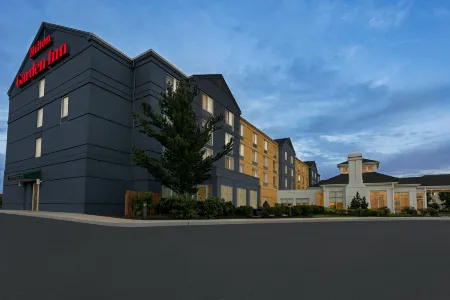 Hilton Garden Inn Allentown Bethlehem Airport Отели рядом с достопримечательностью «Парк Шервуд»