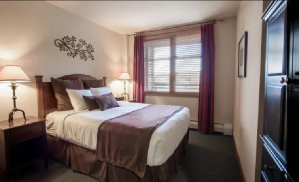 Zephyr Mountain Lodge