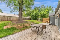Cozy House on the Hill-Flexible Term for Traveling Professionals
