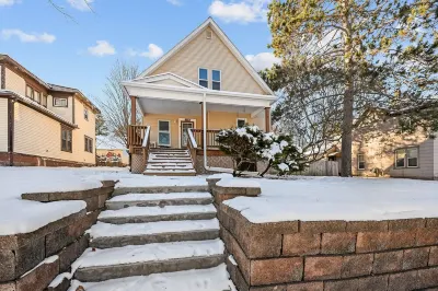 Old World Charm 2 Story Home 톰 필드 주변 호텔