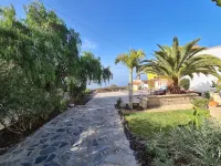 A cozy blend of tranquility, beauty and functionality Hotels in Guía de Isora