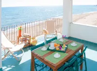 Apollo's Terraces Beach apartments less than 20 m from the sea! Ponente