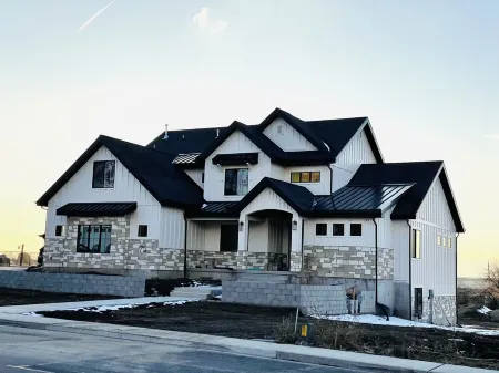 Brand new apartment, sleeps 10, IDEAL location in Utah county. High end finishes