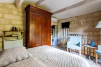Le Mazet Authentique à Uzès, Clim, Piscine, Jardin, Wifi, Ideal Couple Hotel a Uzes