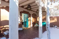 Downtown Historic Casita: SF at its Finest!