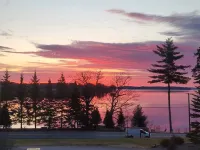 Lake Winnipesaukee,  Boat Dock, Summer Hot Tub and Game Room Hotel a Gilford