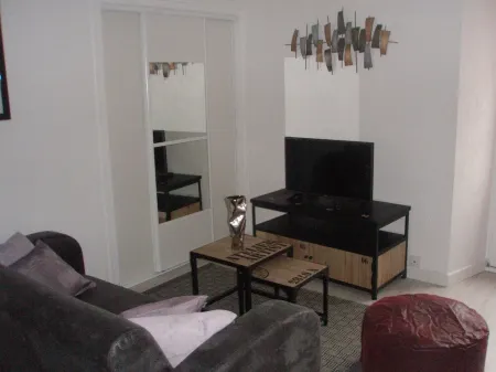 Pretty Apartment T1 Bis 31 m2 Located at the Port of Vannes for 2 Persons Отели рядом с достопримечательностью «Stade de la Rabine»