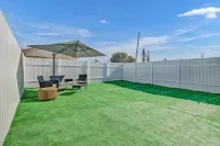 Luxury Private Studio + Backyard
