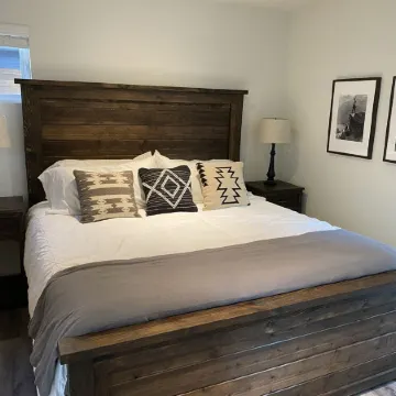 Beautiful 2BD + 2BA Home! King Beds! Hot Tub! Pool! Walk to downtown.