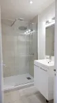 NEW! 2 Pieces Design, Downtown, 200 m beaches, air conditioned