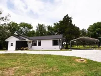 The Mayor • Huge Kids Space • Near Lake & Rivers Hotels in Sequoyah County