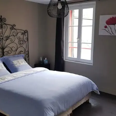Appartement Typique de 54 m², Plein Centre au Calme
