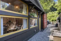 5 Min 2 Downtown Asheville w/Hot Tub!