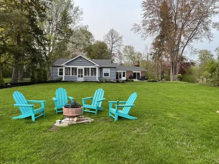 Secluded Chautauqua Lake House, private dock & beach, short stroll to town!