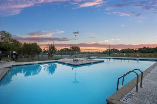 Family Retreat - Jetted Bathtub - Next to park with Pool, Tennis, & Playground! Hotels in Leander