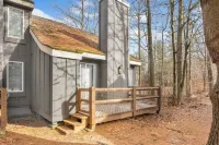 Modern loft w/ pond view near lakes, golf & more!