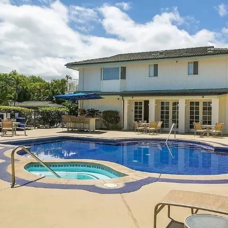 Kauai Paradise: oceanview 2-bedroom condo with AC and private lanai