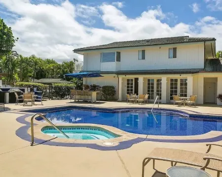 Kauai Paradise: oceanview 2-bedroom condo with AC and private lanai Hotels in Princeville