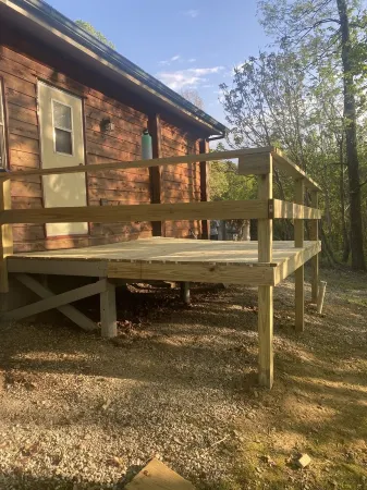 Less than 1 mile from Dale Hollow State Park Marina. Private pond for fishing.