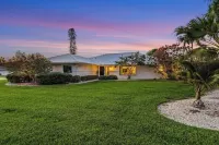 Waterview! 5 bdrms! 10 minutes to Fort Myers Beach - 3-Star