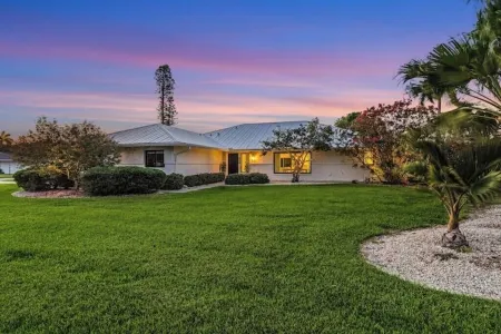 Waterview! 5 bdrms! 10 minutes to Fort Myers Beach