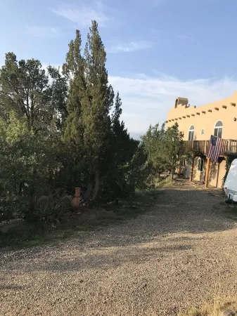 Cozy southwest foothill setting. Close to downtown and activities Отели в г. Тринидад