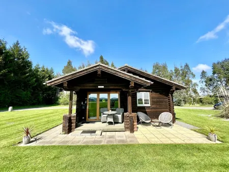 Cosy log cabin near Lincoln