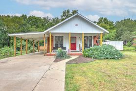 Game Day Getaway: Pet-Friendly Razorback Stay