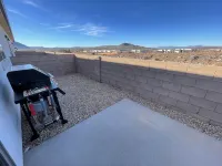 New townhome located 30 minutes from Zion!